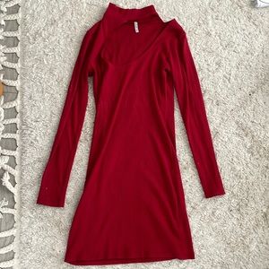 RED CUTOUT LONG-SLEEVE DRESS
